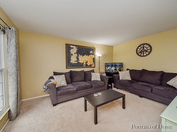 3rd image of 29W419 White Oak Dr