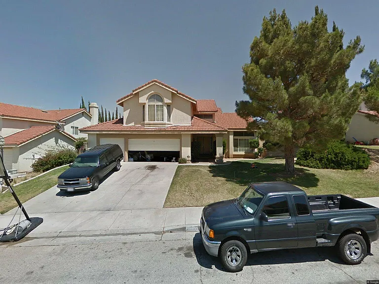 38840 Edgemont Dr — Photo 1