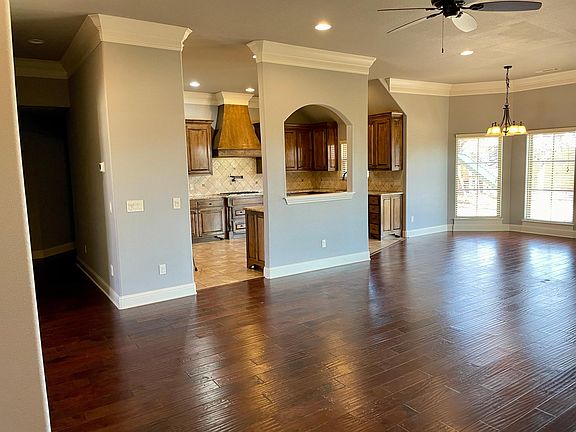 4th image of 4005 Layton Rd