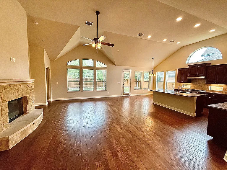 5512 Lipan Apache Bnd — Photo 6