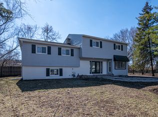 22W471 Arbor Ln, Glen Ellyn, IL