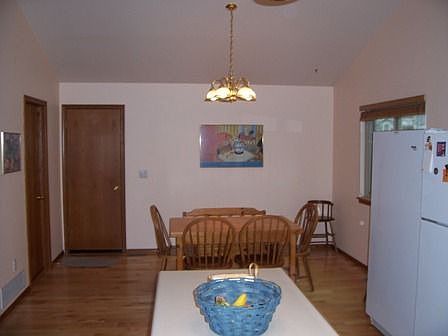 Convenient center island.