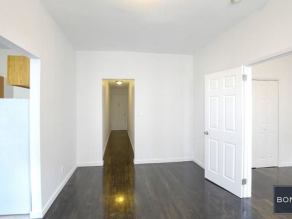 3rd image of 1969 Amsterdam Ave APT 32