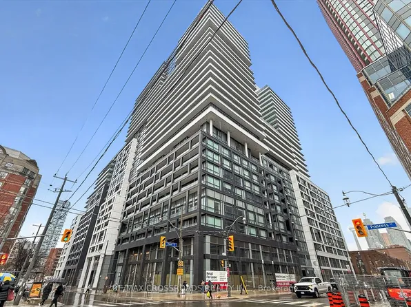 70 Princess St #406, Toronto, ON M5A 0X6