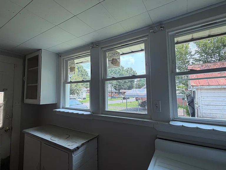 616 Morehead St — Photo 10