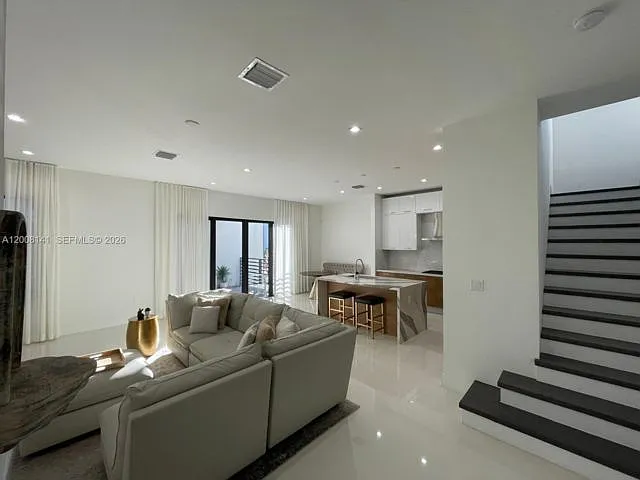 8283 NW 44th St — Photo 9