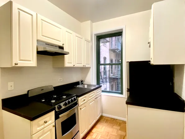 520 East 79th Street image 1 of 7