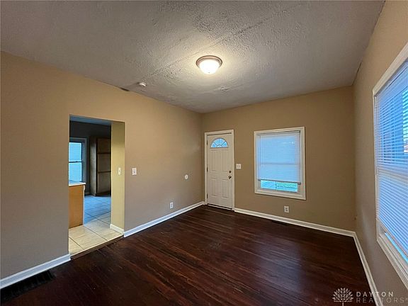 4th image of 612 17th Ave