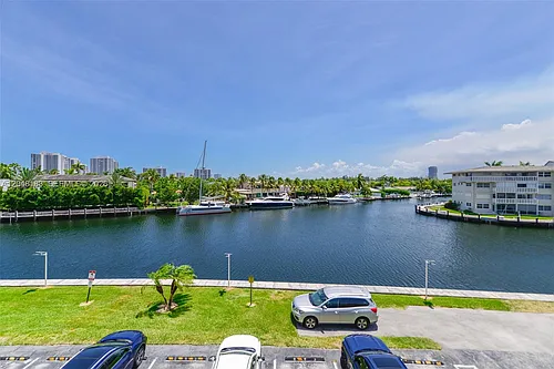 401 Golden Isles Dr #312 Photo 1
