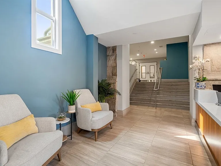 771 Harrison Ave #201 — Photo 18