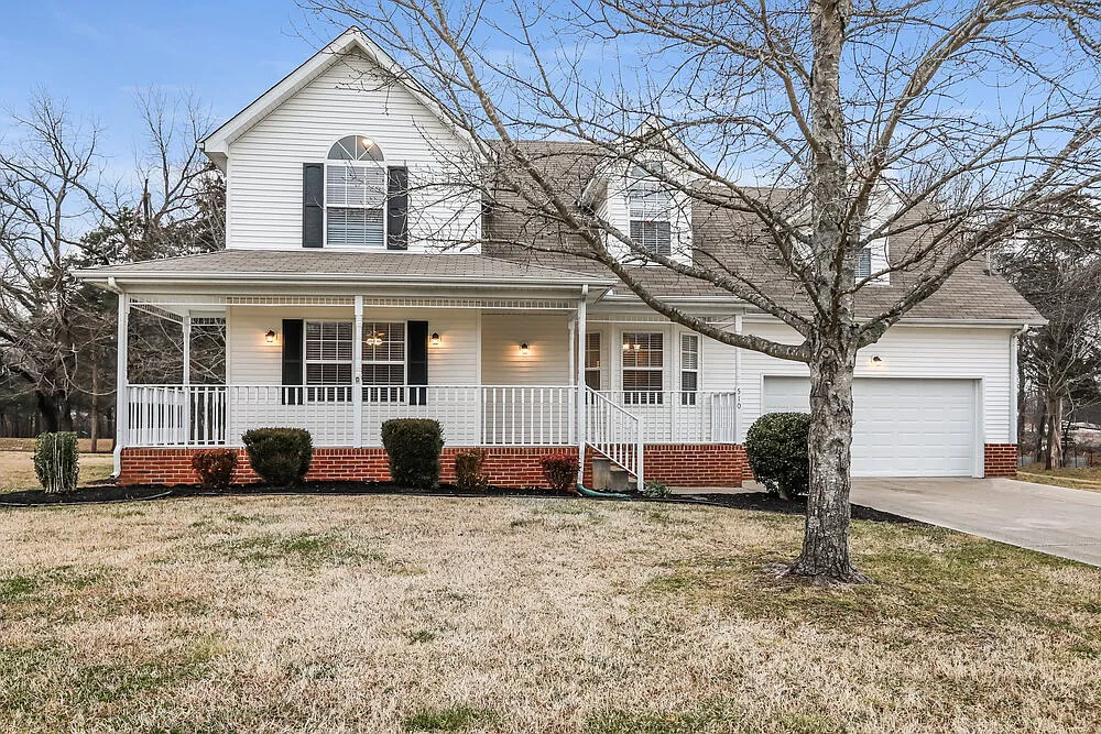 3 bed, 2.5 bath, 1988 sqft, $2,800 — Photo 1