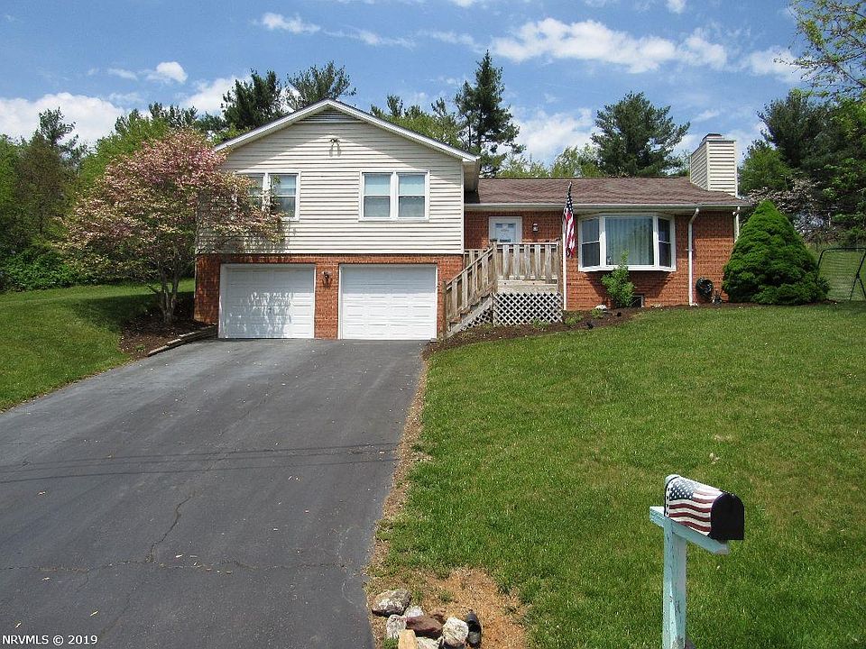1st image of 415 Mulberry Dr