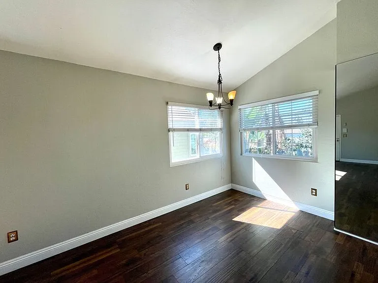 3935 Oregon St #4 — Photo 8
