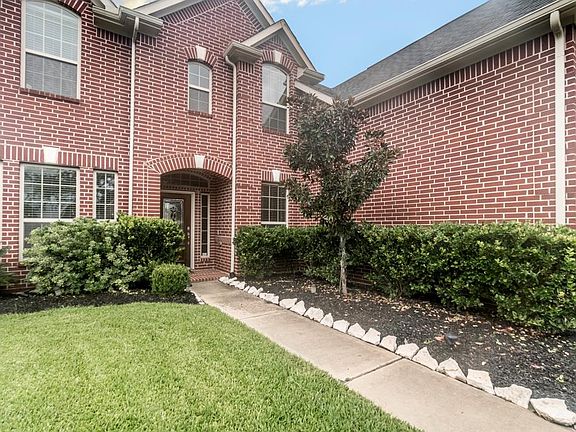 2nd image of 2530 Pioneer Oaks Dr