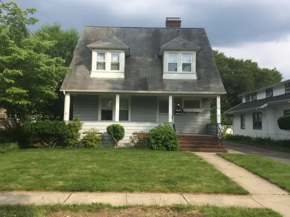 194 Louis St, Hackensack, NJ 07601