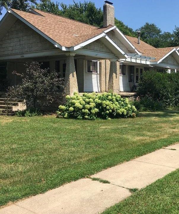 1st image of 1302 Okoboji Ave