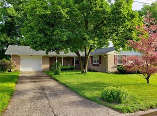 4 Crestwood Ct, Collinsville, IL 62234