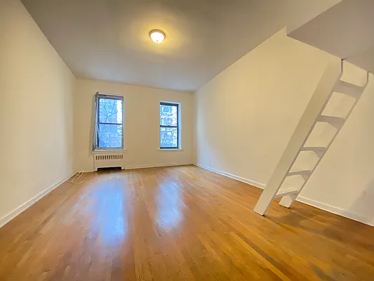 Rented by REAL New York | media 12