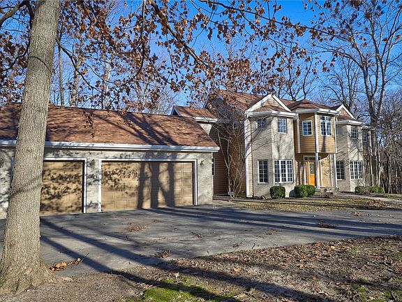 3rd image of 3260 Woodland Shores Dr