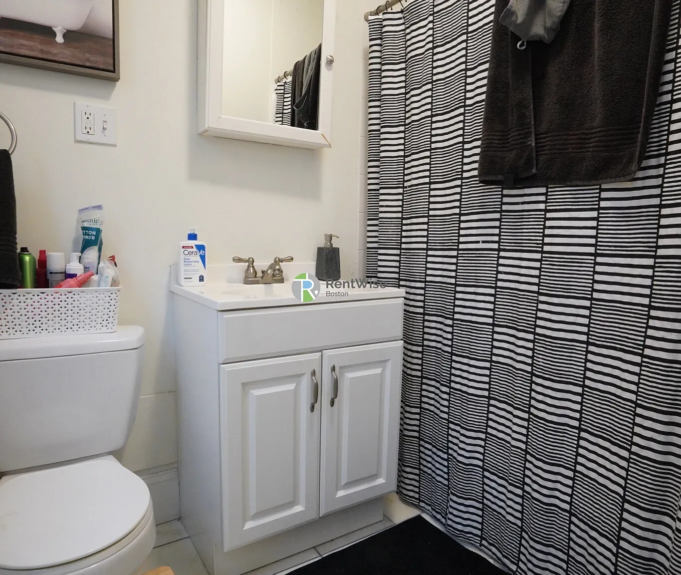 Studio, $2,000 — Photo 4