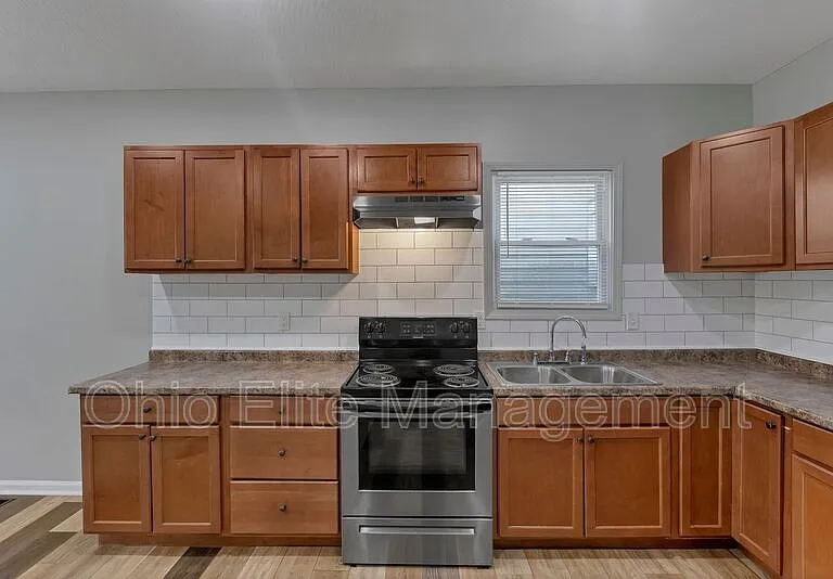 2023 Sullivant Ave — Photo 14