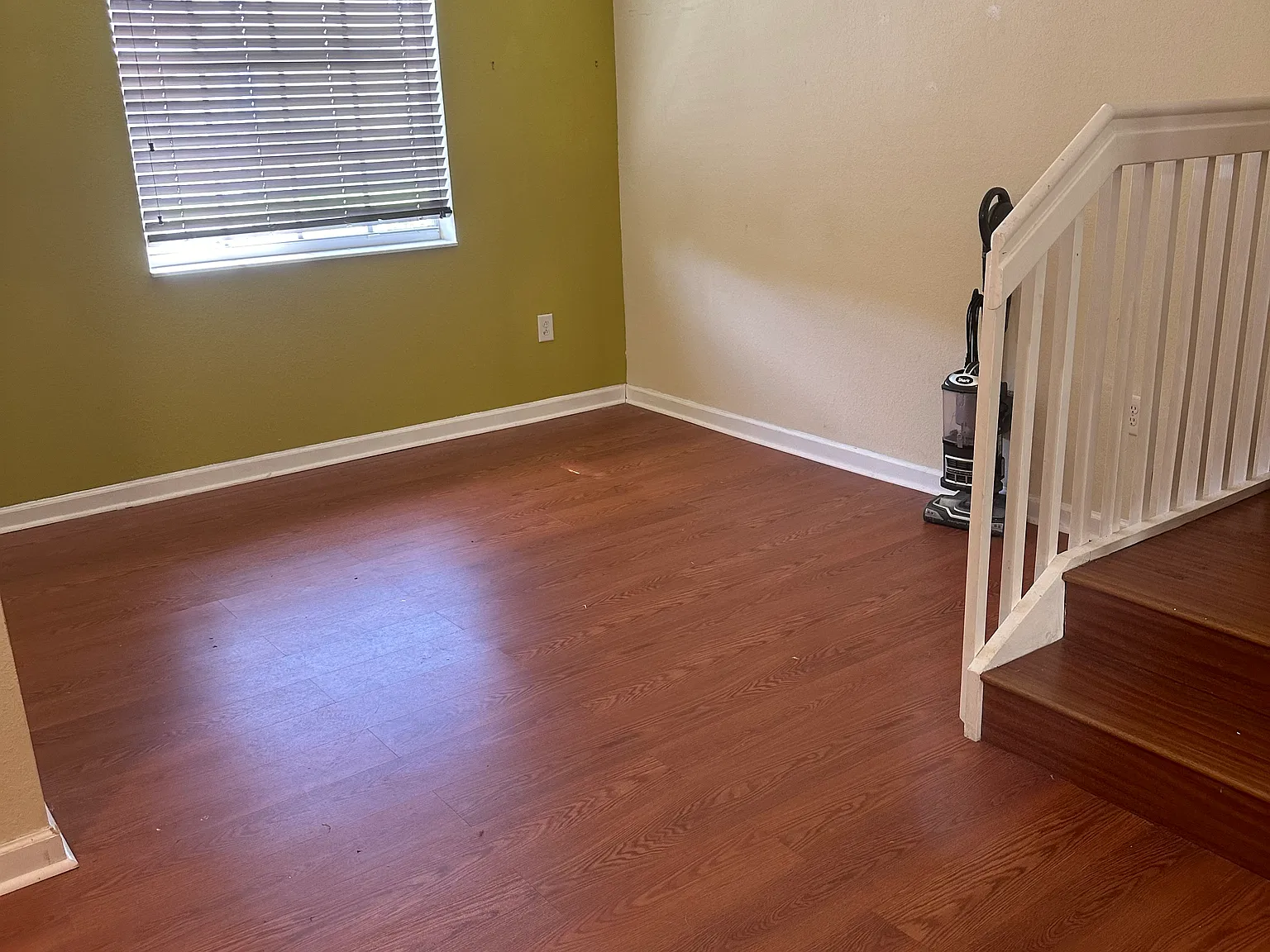 3 bed, 2.5 bath, 1325 sqft, $2,400 — Photo 3
