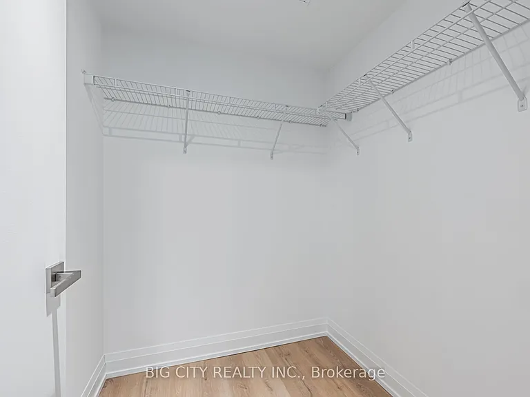 36 Brentcliffe Rd #801 — Photo 16