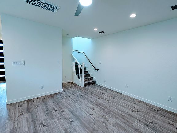 5th image of 623 Essex St