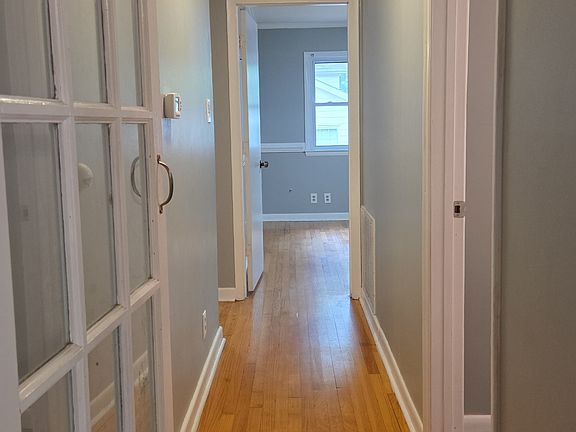 3rd image of 612 Dupont Dr