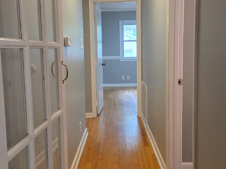 612 Dupont Dr — Photo 3