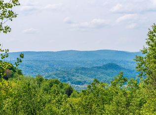 183 Chanterwood Est, Lee, MA 01238