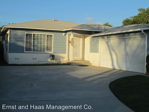 3rd image of 10921 Barnwall St