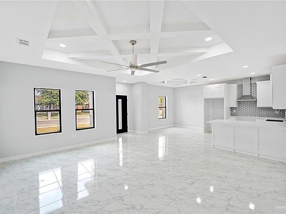 3rd image of 303 Santa Elena