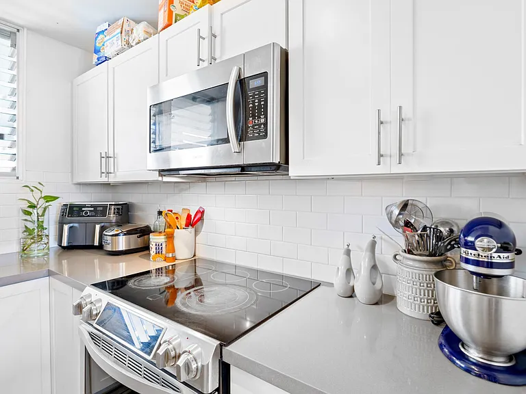 1717 Ala Wai Blvd #1004 — Photo 8