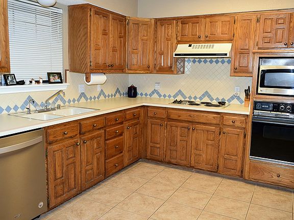 4th image of 4504 Saint Andrews Dr