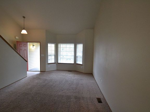 2nd image of 3201 32nd Street Pl SE
