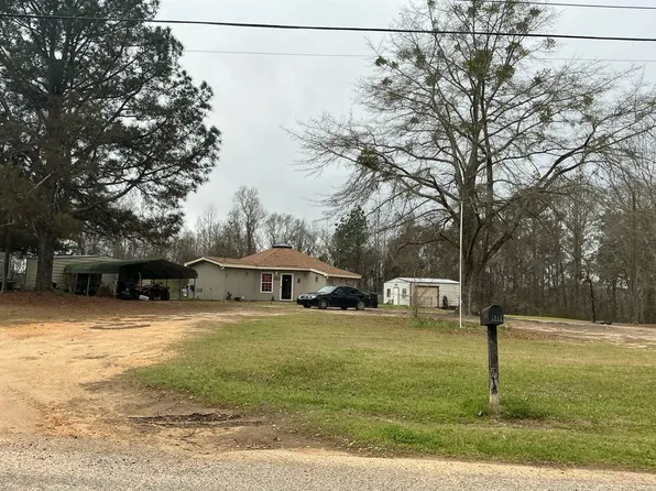 1817 Alpine Dr, Deatsville, AL 36022