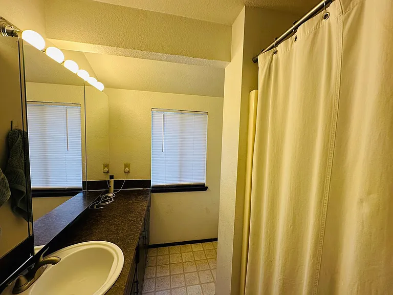 2111 Knox Ave #5 — Photo 27