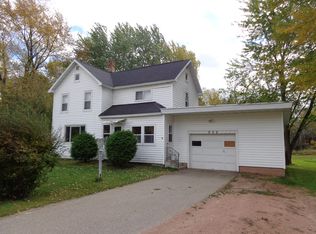 905 Schabow St, Gresham, WI 54128