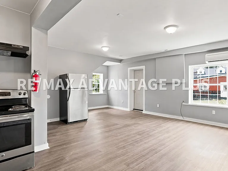327 Thomas Jefferson Hwy — Photo 34