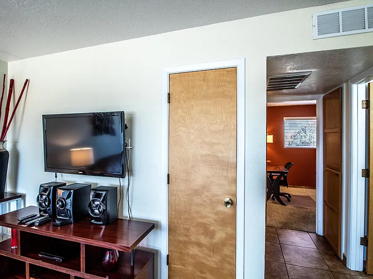2704 N Dustin Ave — Photo 13