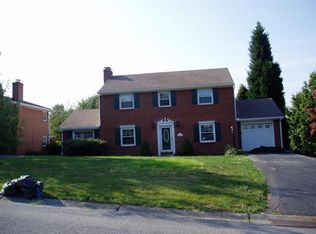 911 Colbourne Ave, Vinton, VA 24179
