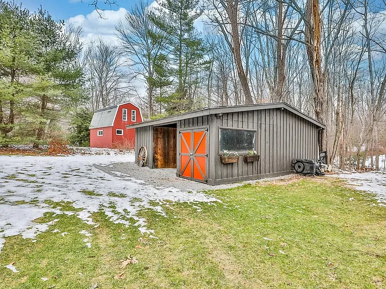 109 Ministerial Rd — Photo 42