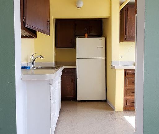 4th image of 1200 N Garden St #3