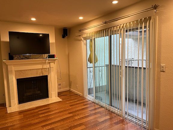 3rd image of 1209 Oak Grove Ave APT 203