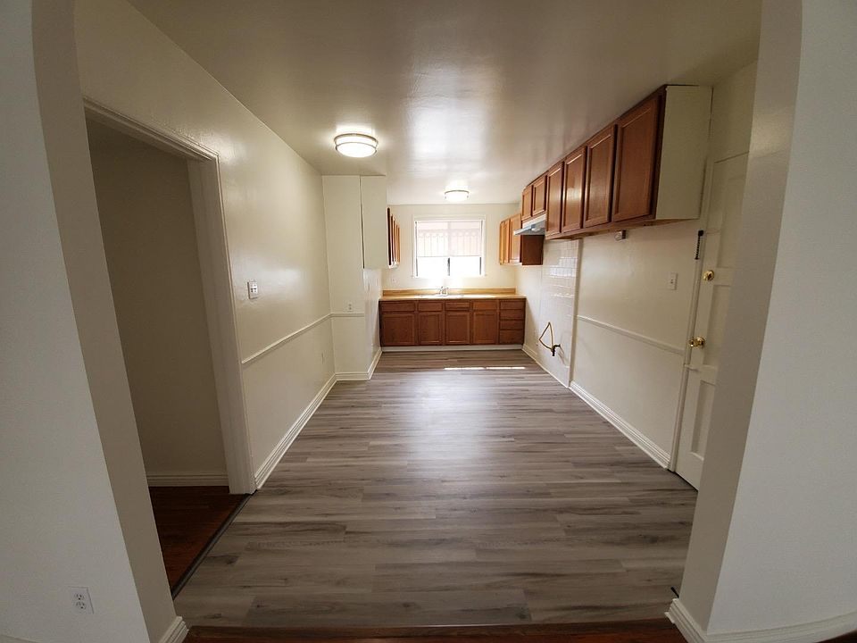 1st image of 1154 S Plymouth Blvd #2