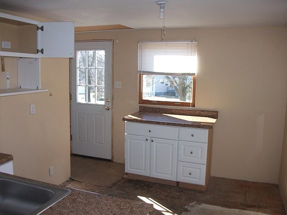 5th image of 1700 Mayfield Ave