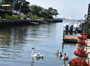 25 Dolphin Rd, East Quogue, NY 11942