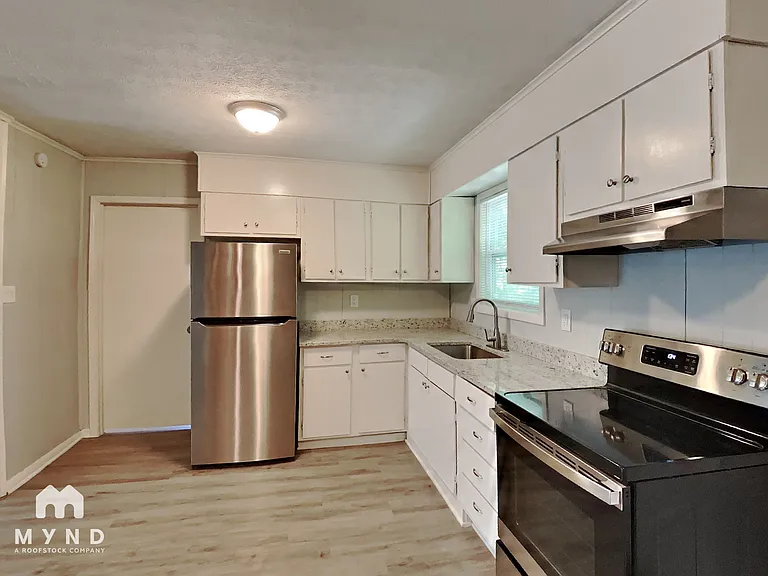 1407 Sycamore Dr NW — Photo 7