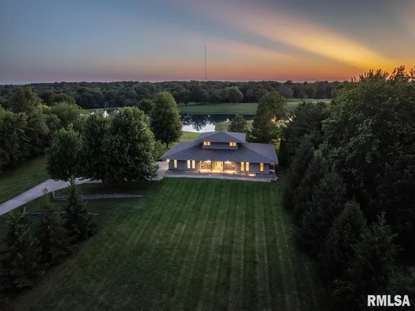 6 Marty Ln, Macomb, IL 61455